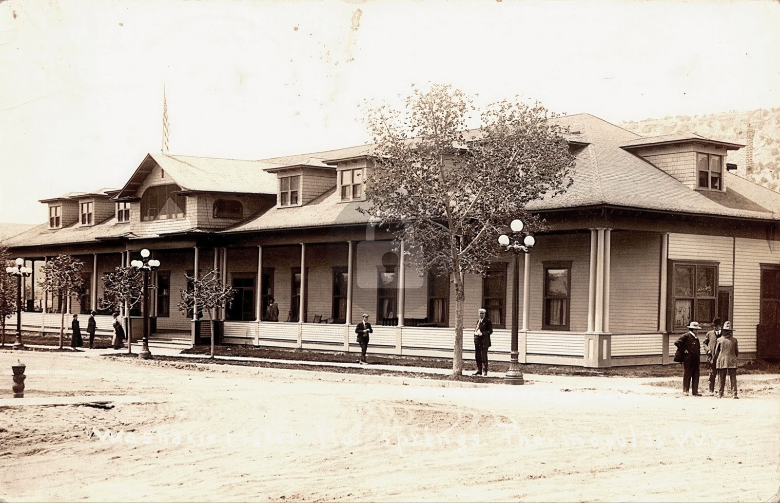 Street View Washakie Hotel Thermopolis Wyoming RPPC Photo Postcard COPY
