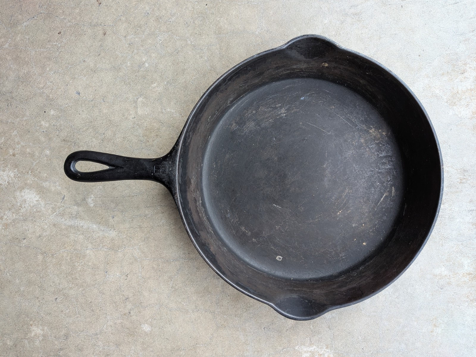 Vintage Griswold No 8 Cast Iron Skillet Small Block Logo 704 Erie PA 10.5 Inch