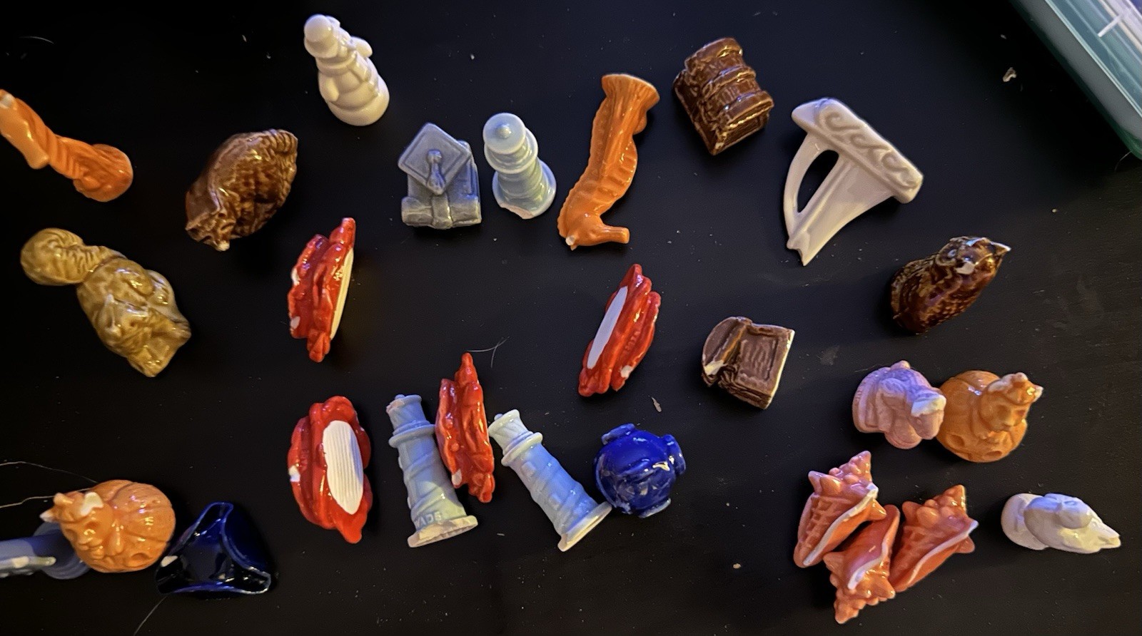 Wade Whimsies Red Rose Tea Figurines Lot 27pc Porcelain England Vintage Mixed