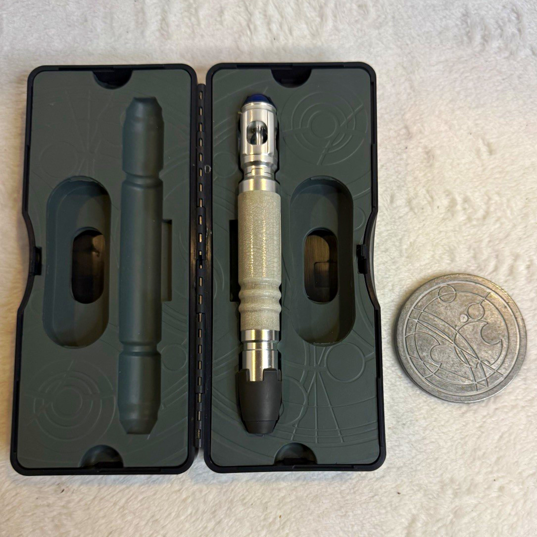 Doctor Who Sonic Screwdriver Pen Prop Collectible w/ Black Case & Stand