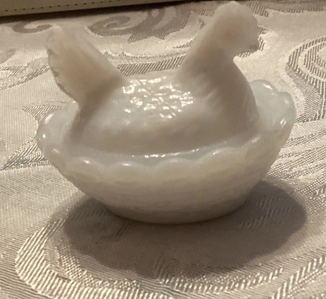 Vintage Mini Westmoreland Opalescent Milk Glass Hen on Nest Salt Cellar 2” MCM Vintage Mini Westmoreland Opalescent Milk Glass Hen on Nest Salt Cellar 2” MCM