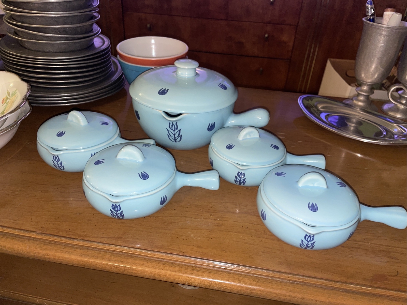 4 Vintage Cronin Blue Tulip Small Soup Bowls & 1 Sauce Pot with Handles & Lids