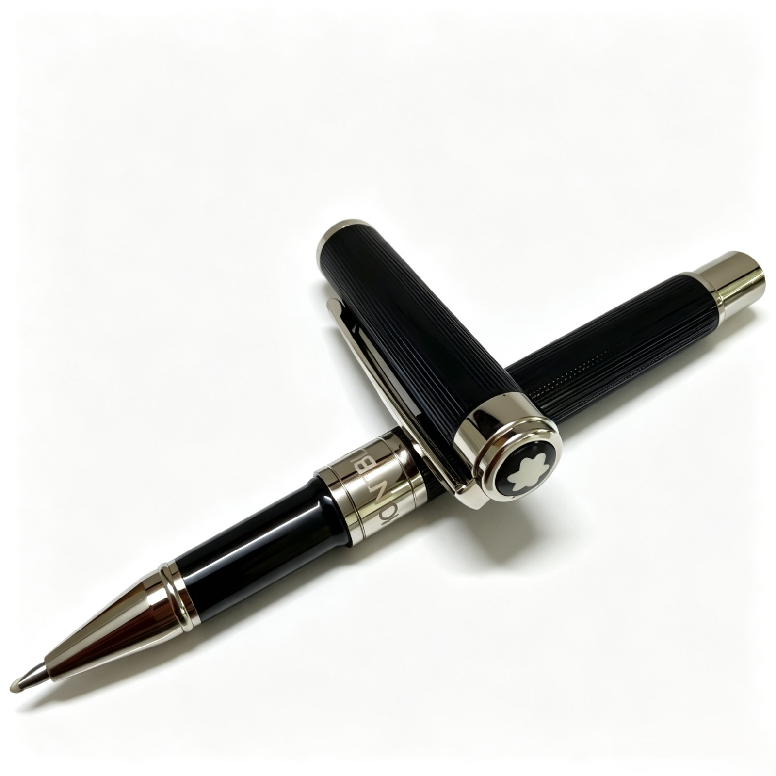Montblanc StarWalker Black Rollerball Pen Precious Resin - New In Box Authentic Montblanc StarWalker Black Rollerball Pen Precious Resin - New In Box Authentic
