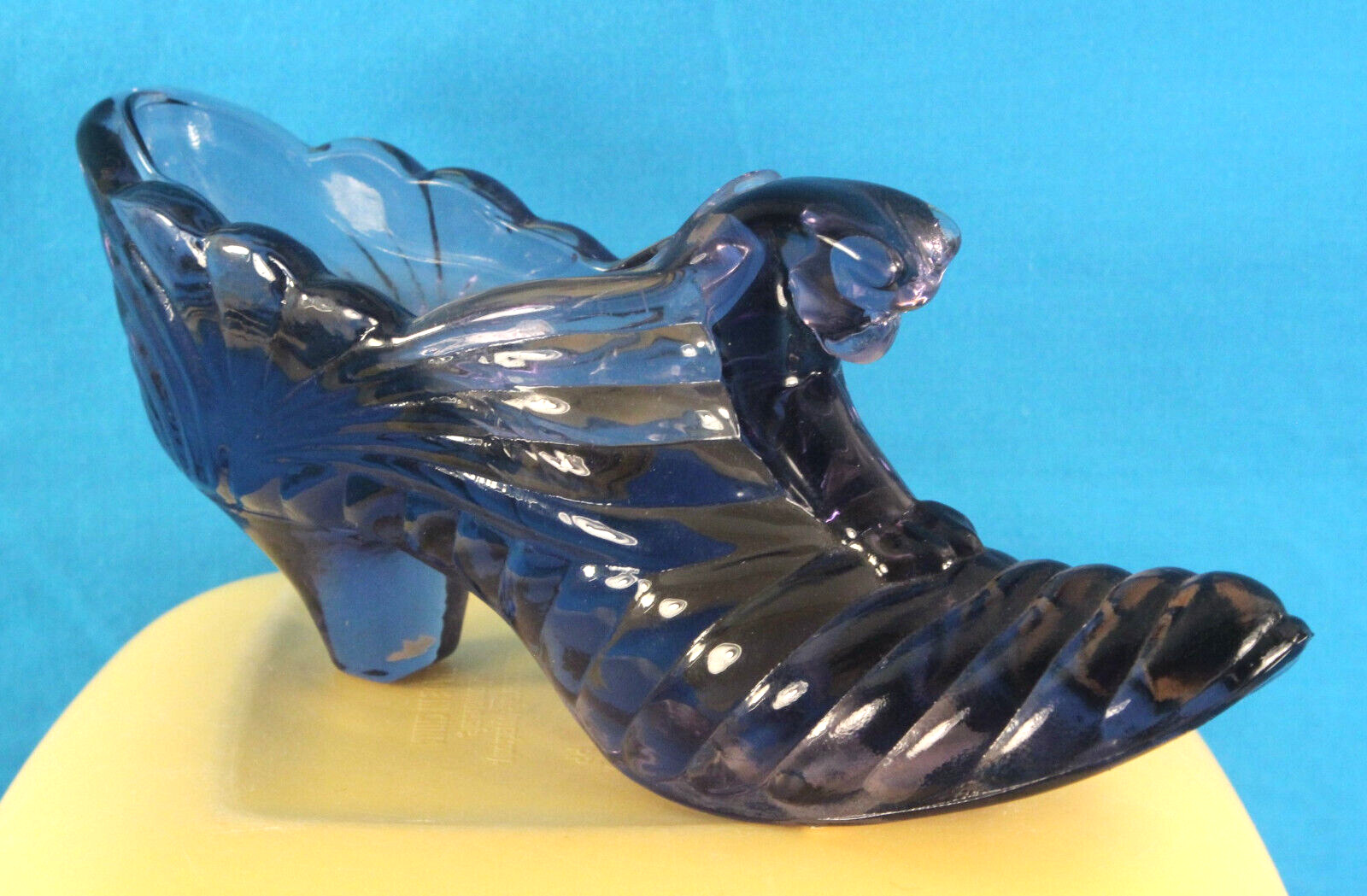 Modern Amethyst Glass Cat Head Slipper Shoe