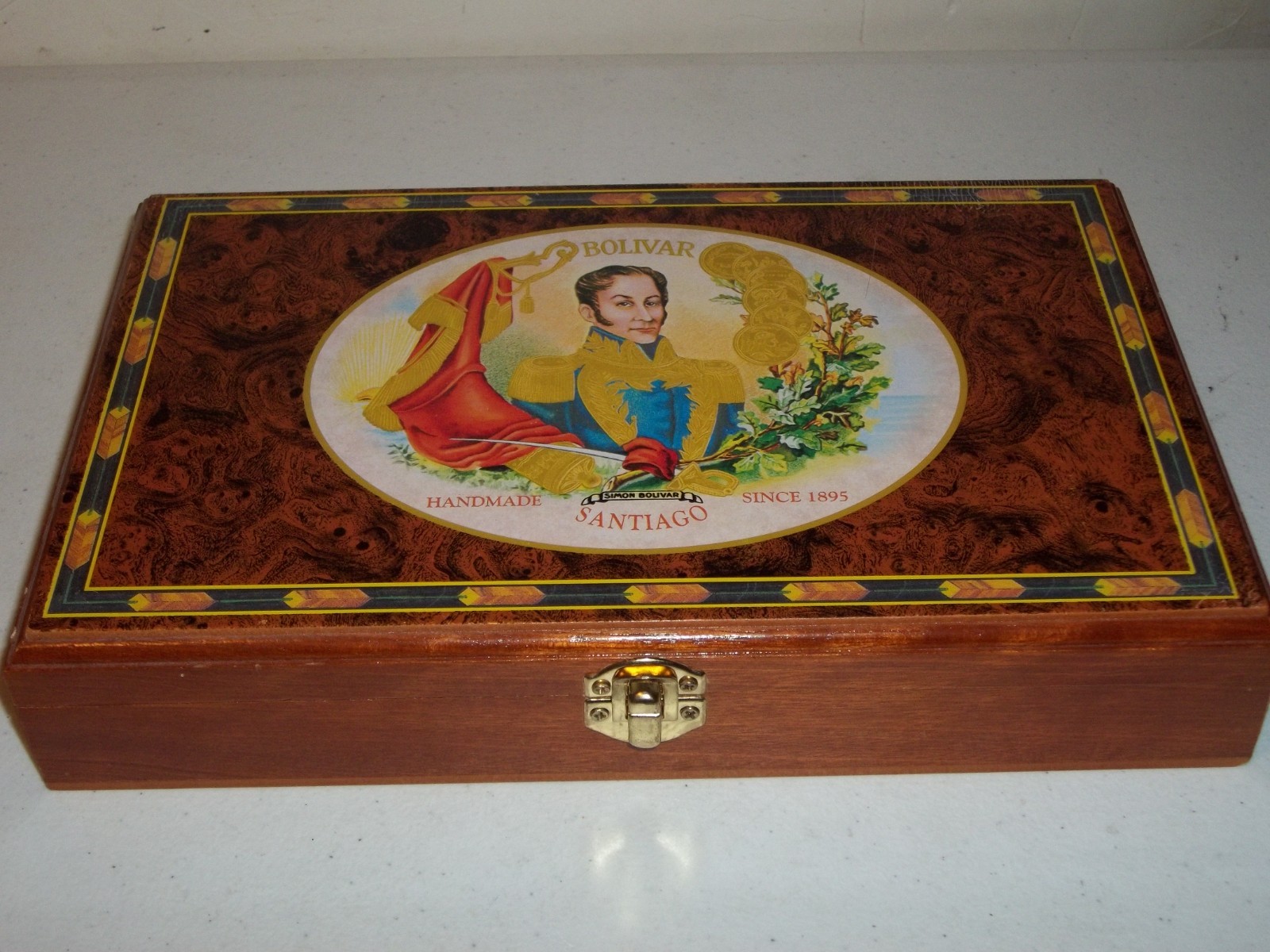 Vintage Simon Bolivar Wooden Cigar Box (empty) 11\