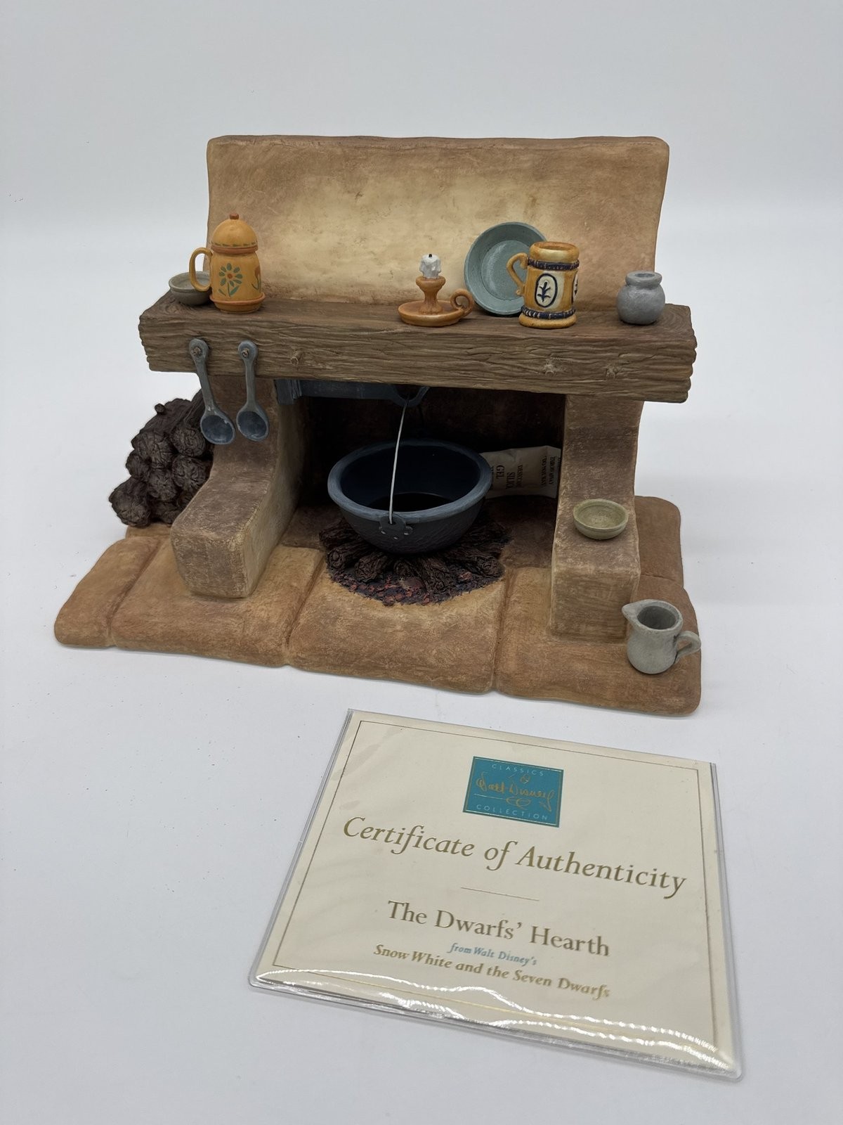 Walt Disney Classics Collection The Dwarfs Hearth Snow White with COA WDCC