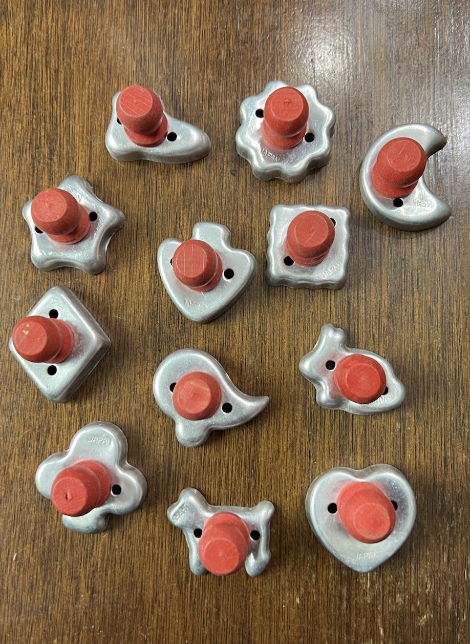 12 Vintage Japan Aluminum Cookie Cutters Red Wood Handles Dog Fish Moon Card 12 Vintage Japan Aluminum Cookie Cutters Red Wood Handles Dog Fish Moon Card