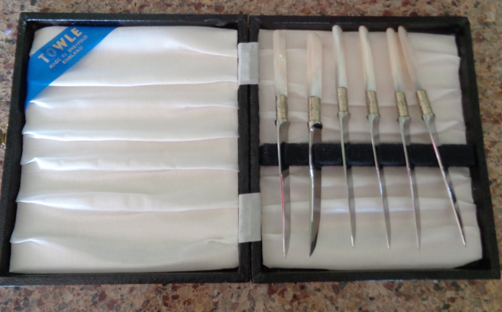 Vintage - 6-Piece Boxed Set of Towle Sheffield - Mother Of Pearl Handled Knives Vintage - 6-Piece Boxed Set of Towle Sheffield - Mother Of Pearl Handled Knives