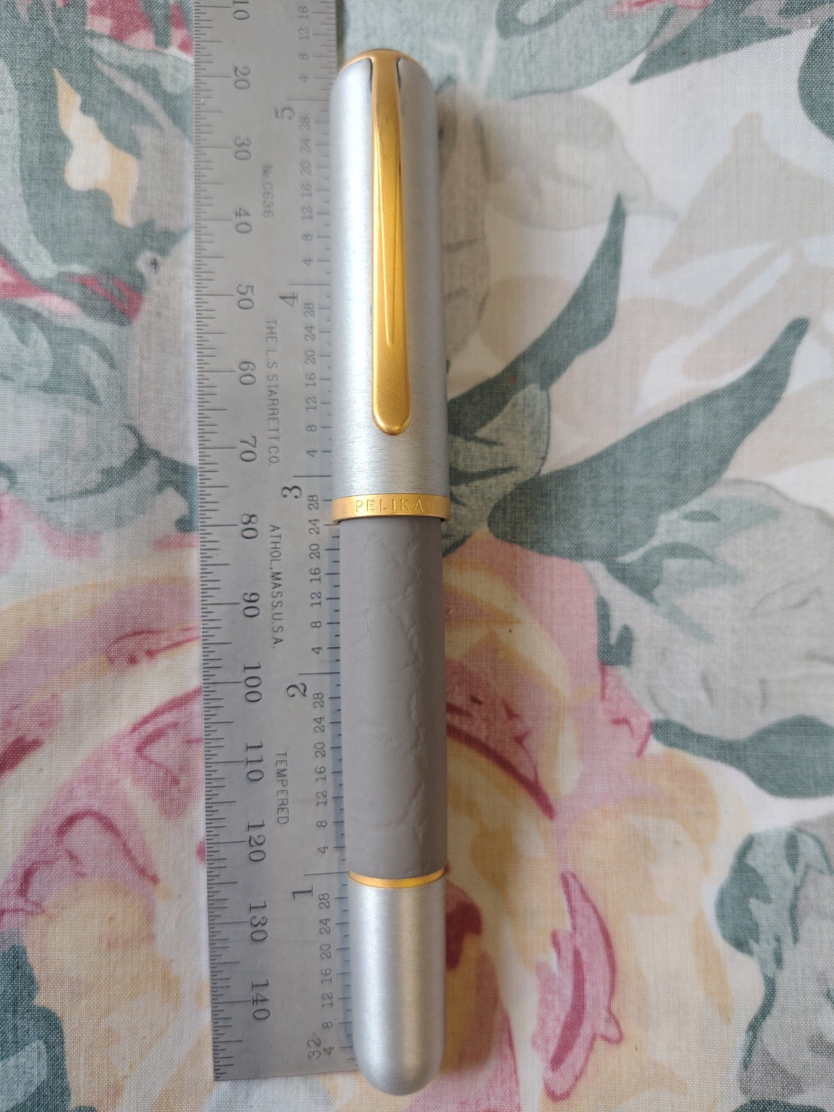Pelikan Epoch Series P363 Fountain Pen, 14k Gold Fine Point Nib Germany Pelikan Epoch Series P363 Fountain Pen, 14k Gold Fine Point Nib Germany