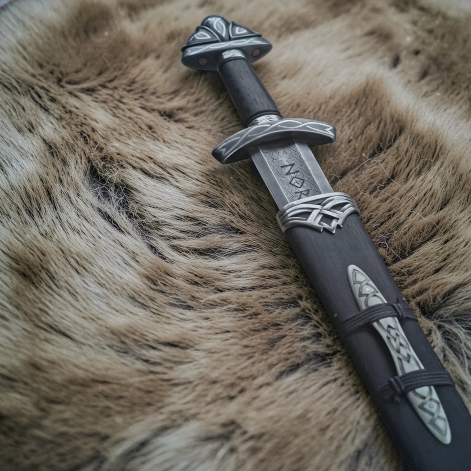 Handmade Northmen Sword | Battle with Scabbard Damascus Steel Viking Collection