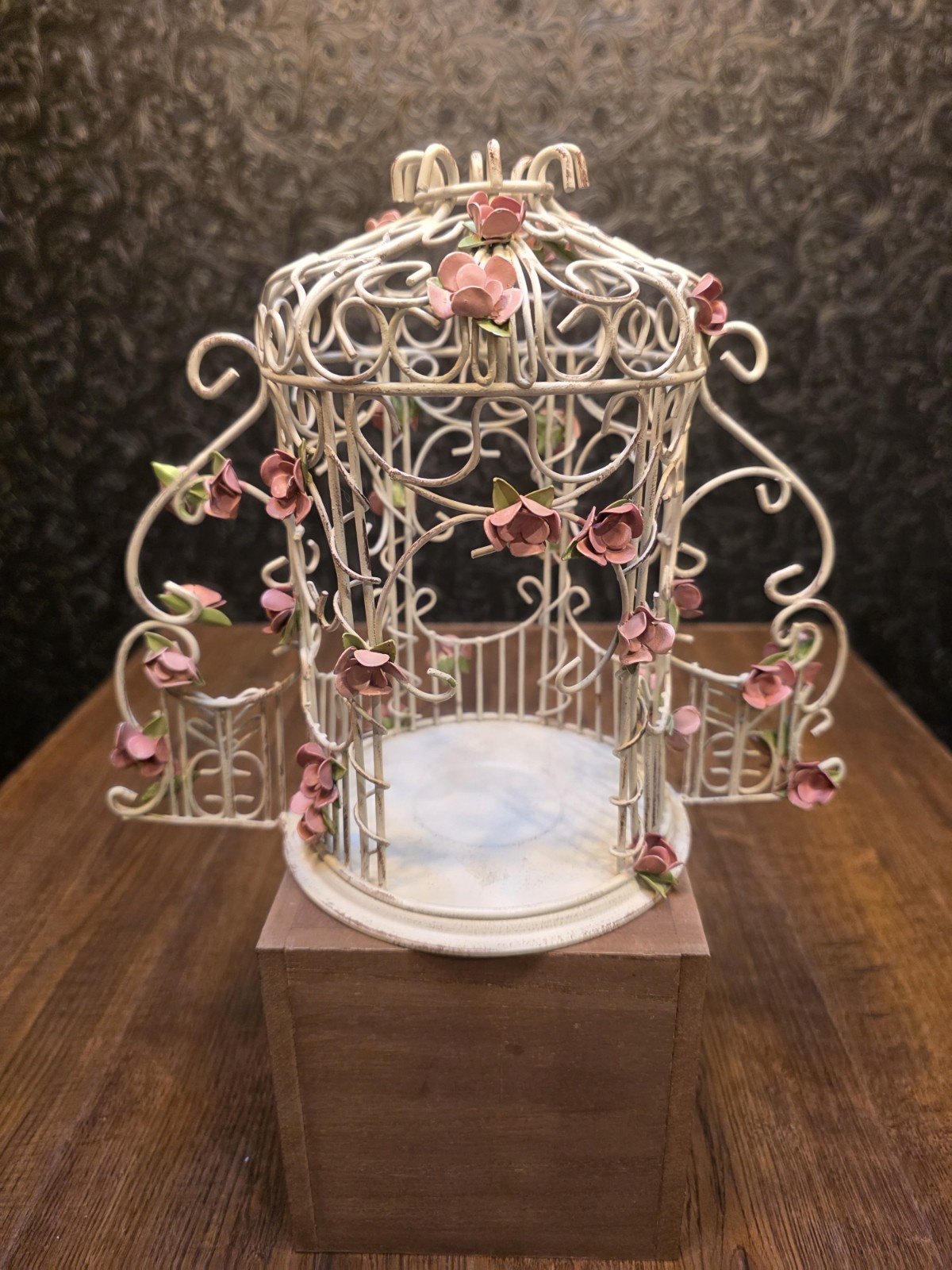 PartyLite Rose Garden Gazebo Candle Holder P7247 PartyLite Rose Garden Gazebo Candle Holder P7247