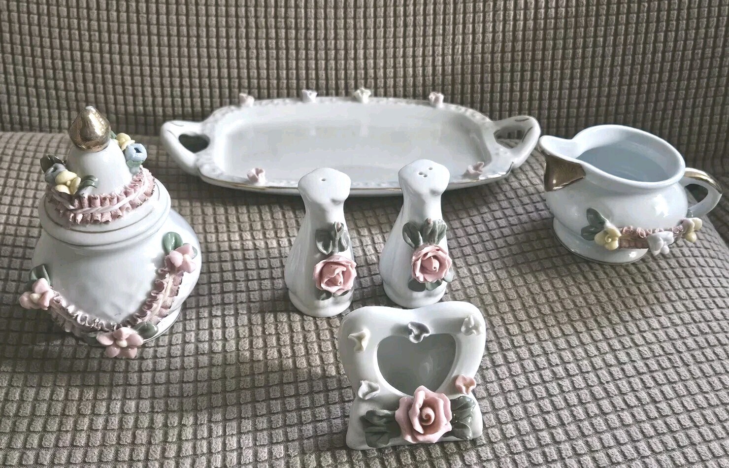Vtg 7PC Porcelain Capodimonte Look Creamer Sugar/Cover, Salt/Pepper Frame, Tray Vtg 7PC Porcelain Capodimonte Look Creamer Sugar/Cover, Salt/Pepper Frame, Tray
