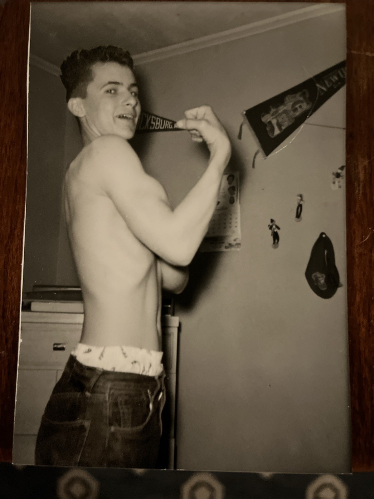 VTG Photo Handsome Muscular Teen Beefcake Flexing 1950s Vintage B/w VTG Photo Handsome Muscular Teen Beefcake Flexing 1950s Vintage B/w