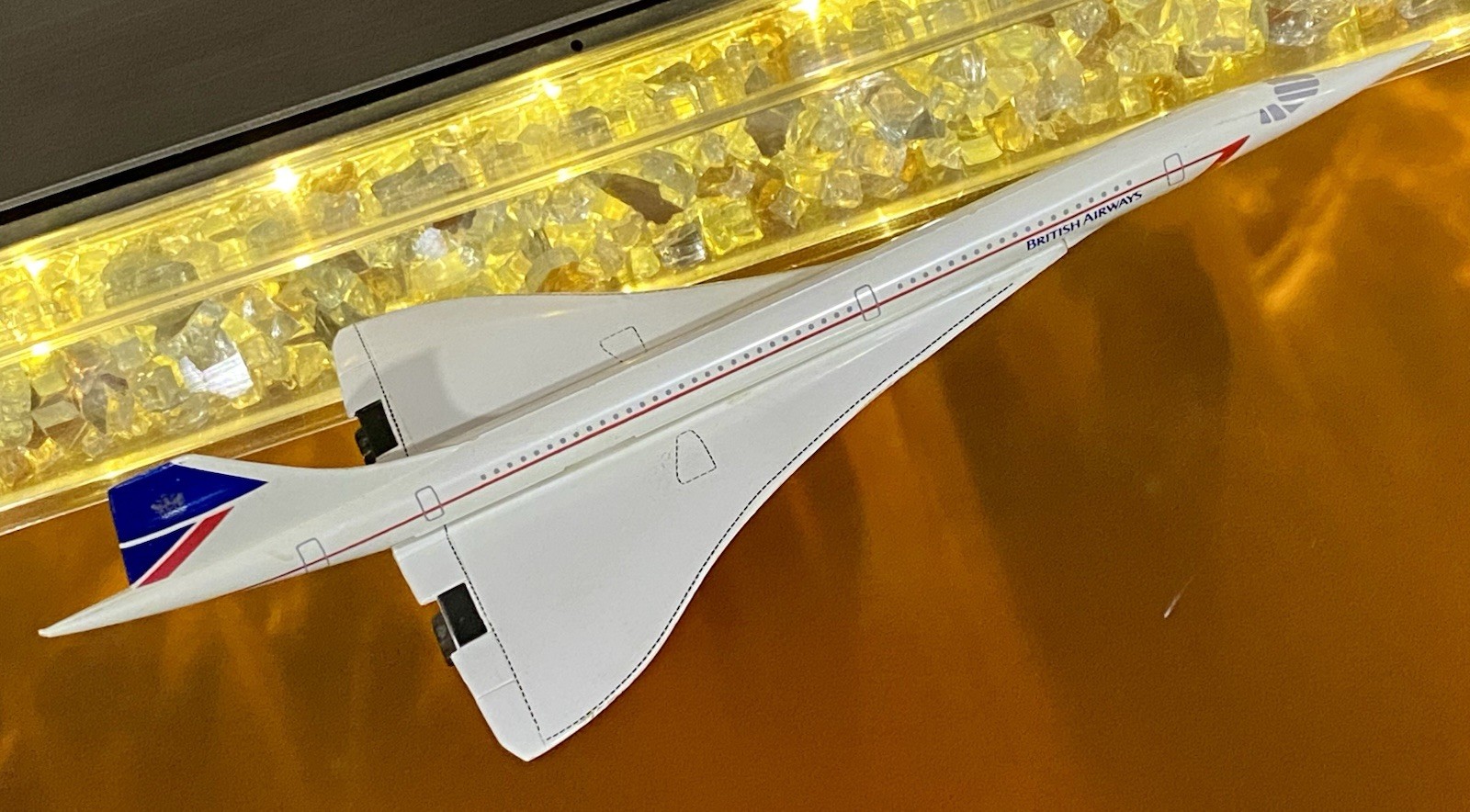 VTG British Airways Supersonic Concorde Desktop Airliner Model White TURBOJET