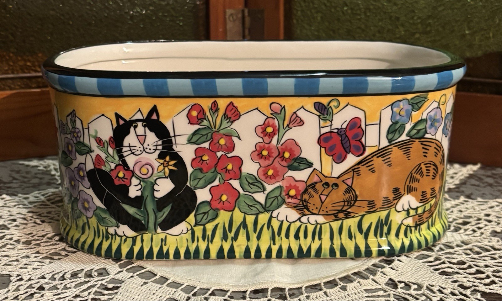 Vintage hand-painted ceramic Catzilla cachepot planter by Candace Reiter Vintage hand-painted ceramic Catzilla cachepot planter by Candace Reiter