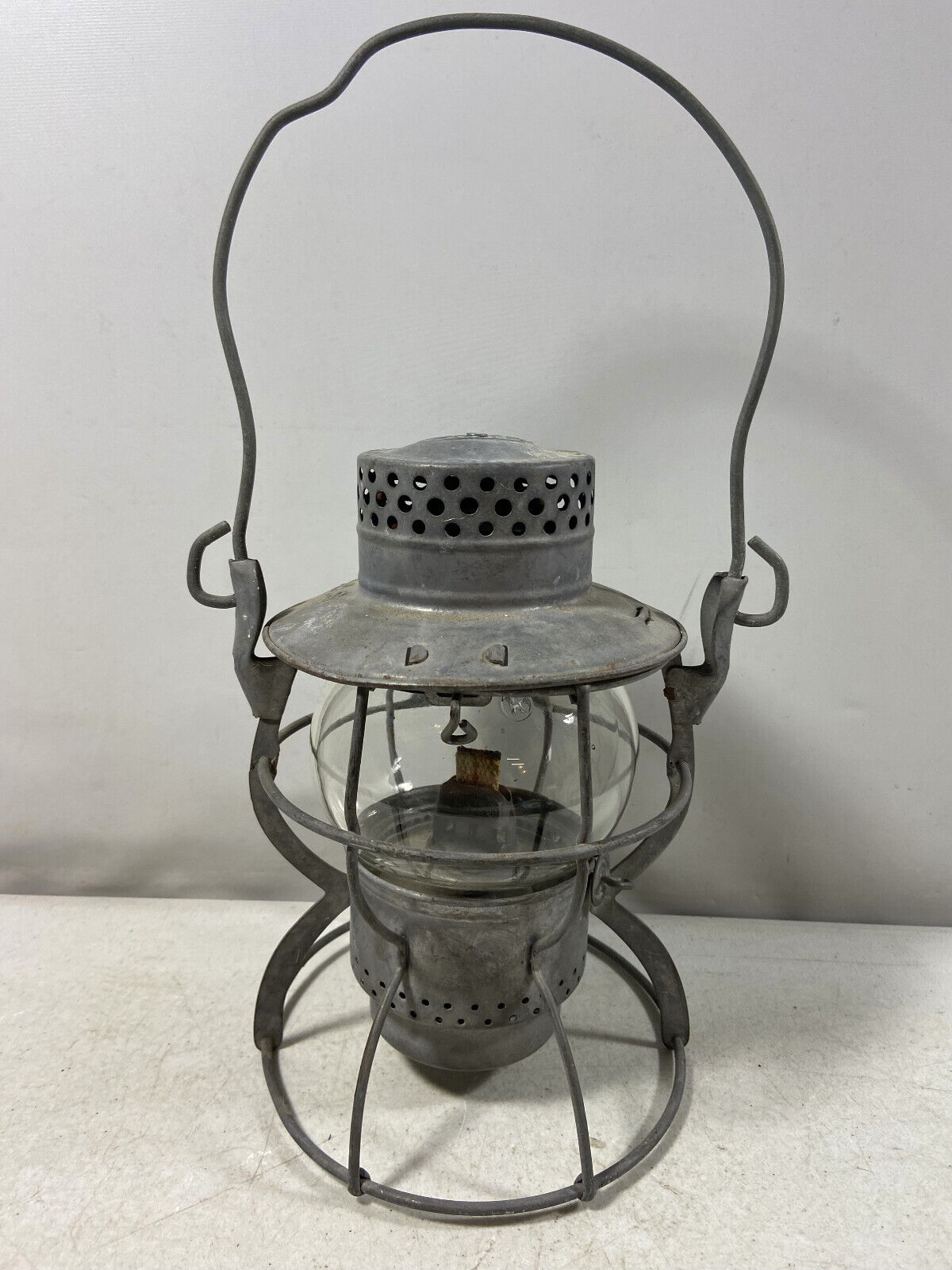 Dietz No.999 New York Railroad Systems Kerosene Lantern / Dietz Convex Burner