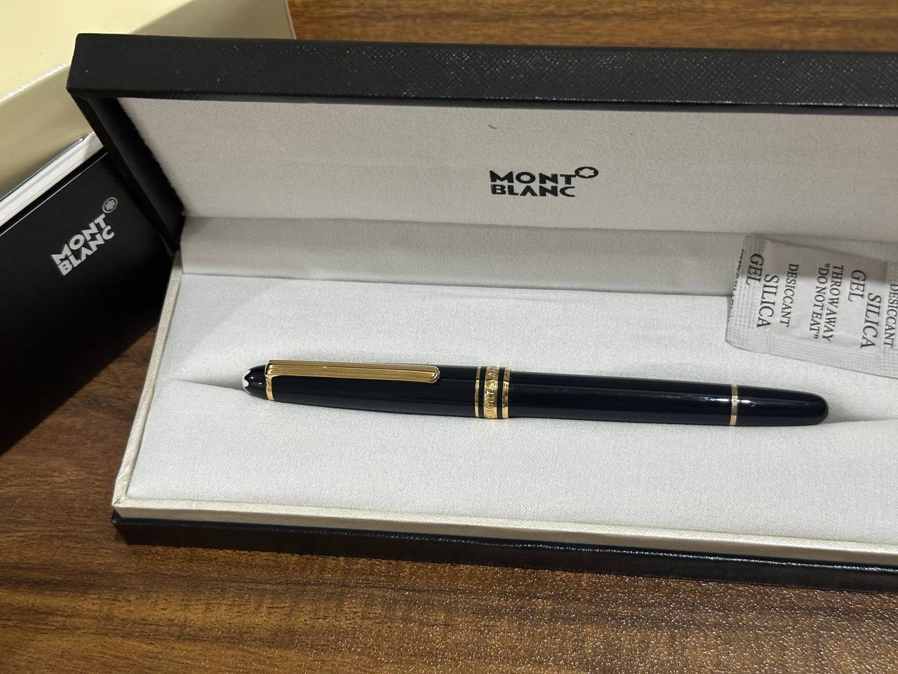 New M.B Rollerball Pen Black Gold Trim Classic Writing Instrument Luxury 2026