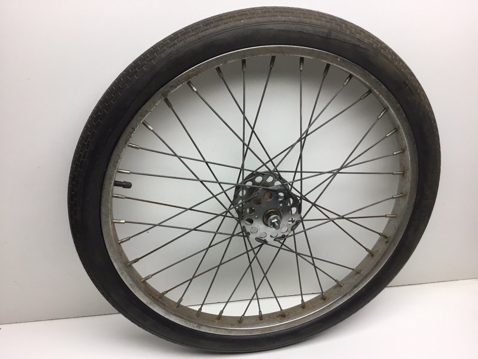 Vintage 1940/50s Schwinn Whizzer 24” 2.125” S2 Front Wheel Pacemaker Rim Vintage 1940/50s Schwinn Whizzer 24” 2.125” S2 Front Wheel Pacemaker Rim