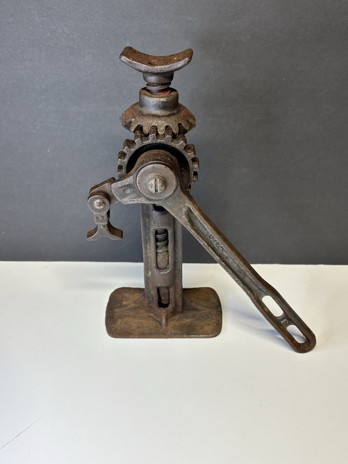 Vintage Ford Model T Automobile Jack T3390-T3391  Original Condition works