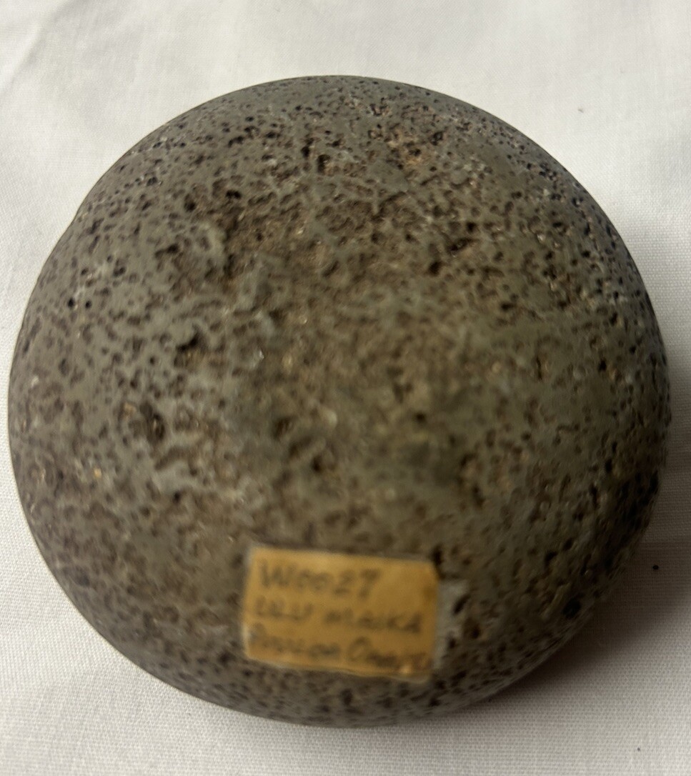 HAWAIIAN ULUMAIKA Black STONE  Old
