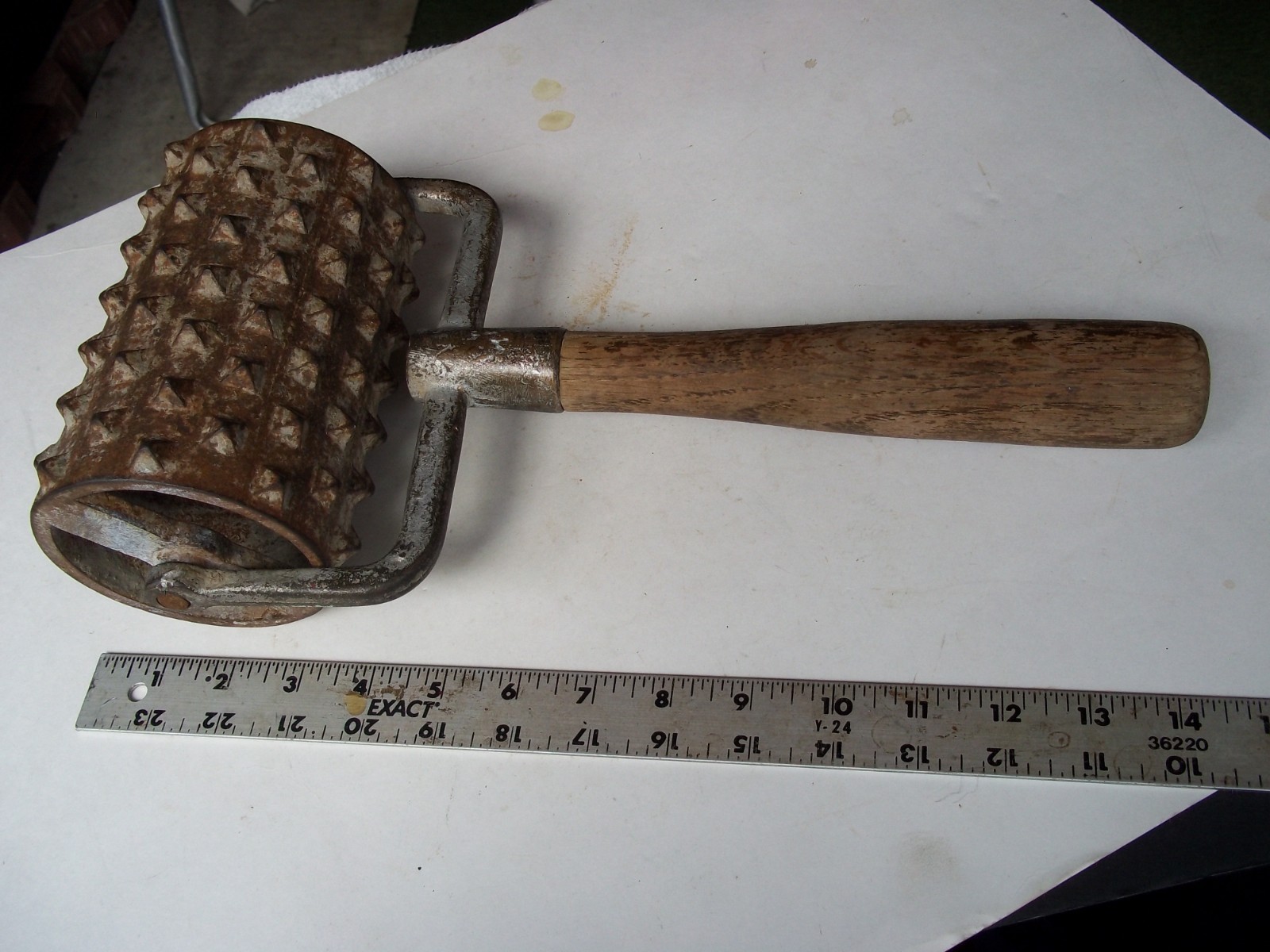 VINTAGE CONCRETE ROLLER (STUDDED- INDENTION)
