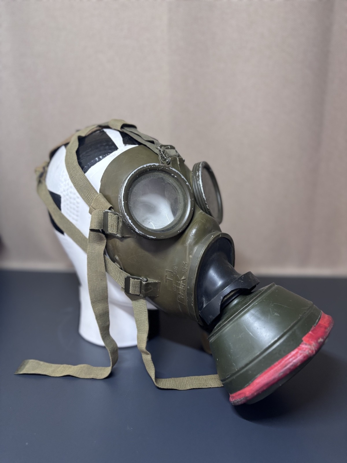Rare Dutch Model K Gas Mask – Hevea 1953 – Cold War Era