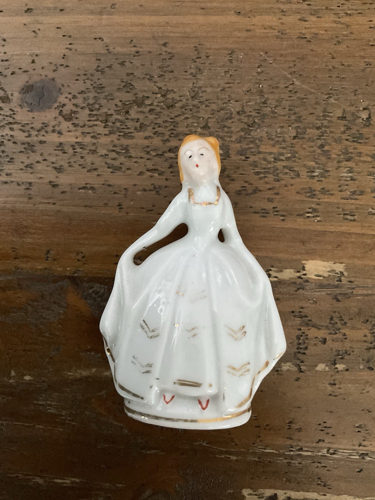 VINTAGE MADE IN JAPAN FANCY LADY FIGURINE