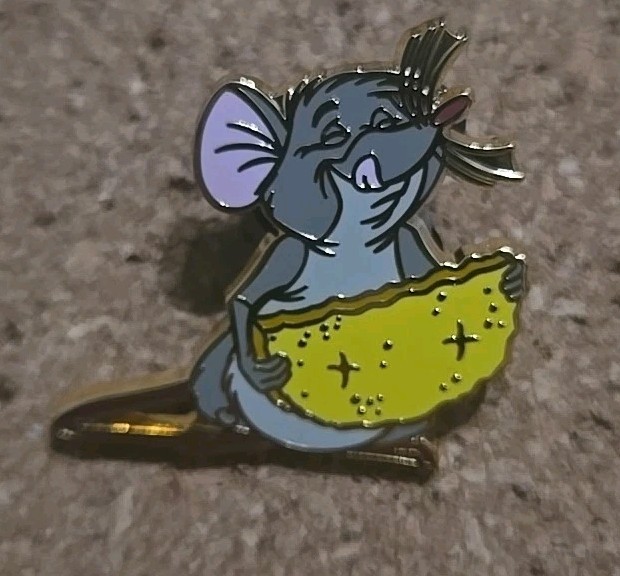 Roquefort Disneyland Paris DLR Cast Refresh Lanyard 2013 The Aristocats Pin 