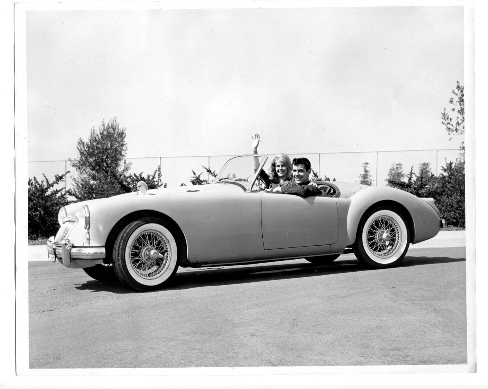 Vintage Classic Sports Car Road Trip Couple Antique Ad Photo Press Photo Vintage Classic Sports Car Road Trip Couple Antique Ad Photo Press Photo