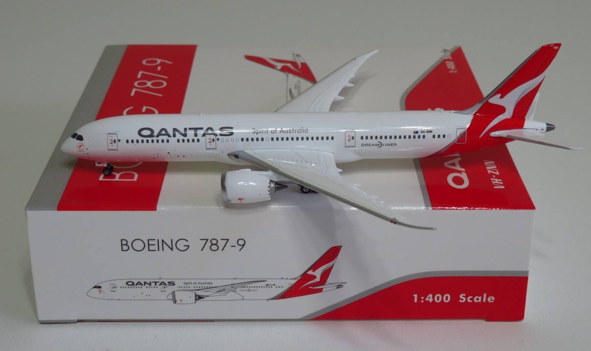 Phoenix Models Qantas B787-9. VH-ZNN. Rare. Brand New. 1:400 Scale