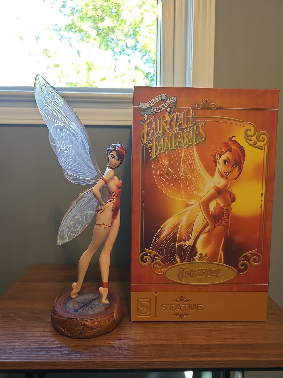 Sideshow Collectibles Fairytale Fantasies Collection Tinker Bell 12 in Figurine