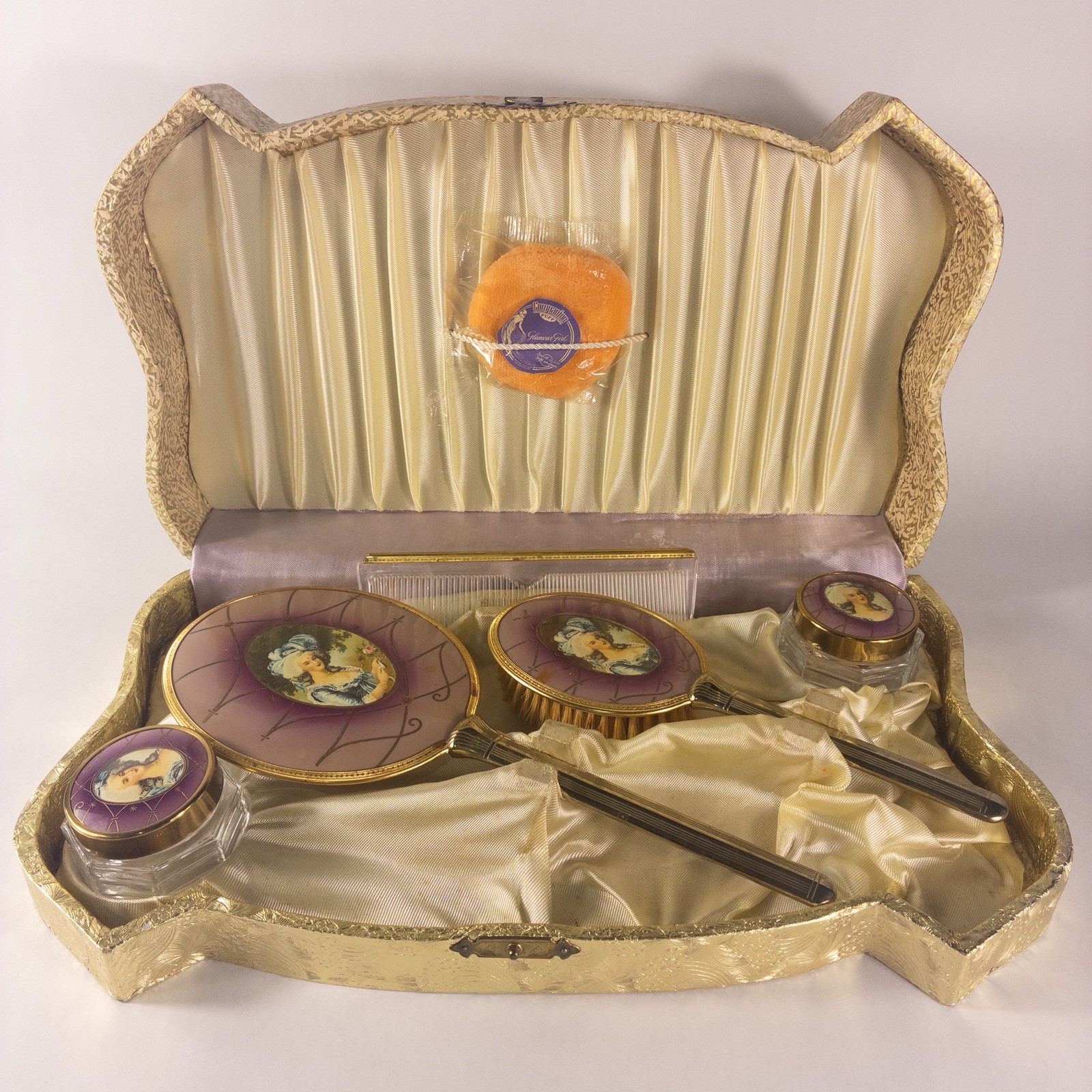 Vtg 1940-50s Gold Boxed Vanity Set Mirror Brush Comb Jars Victorian Portrait Vtg 1940-50s Gold Boxed Vanity Set Mirror Brush Comb Jars Victorian Portrait