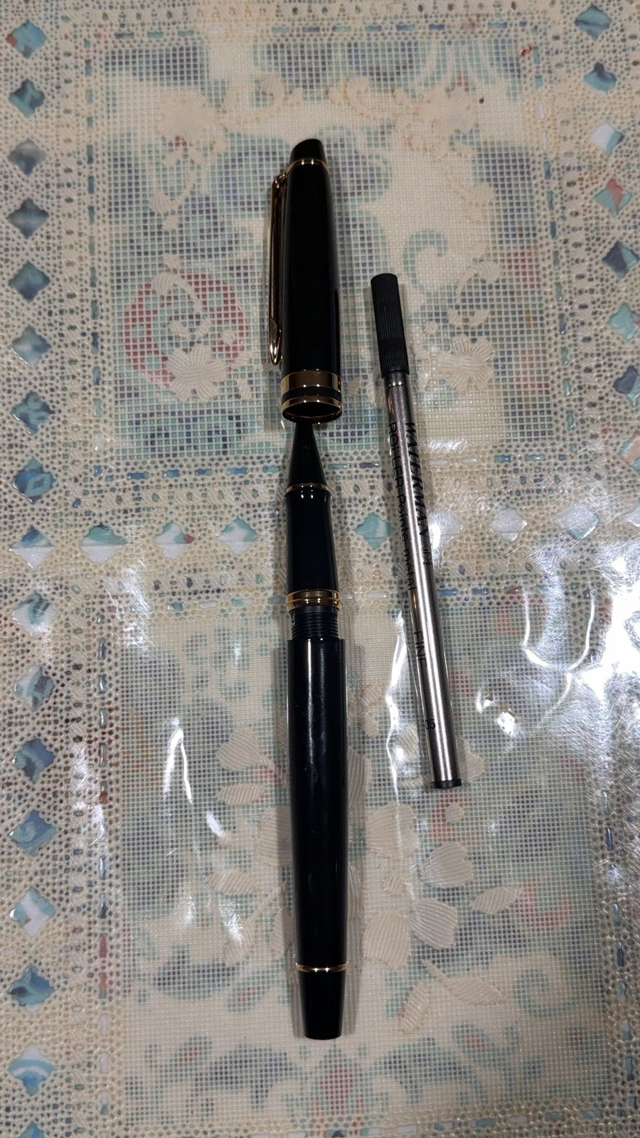 Waterman Expert Rollerball Pen Gloss Black with Gold Trim (Black GT)