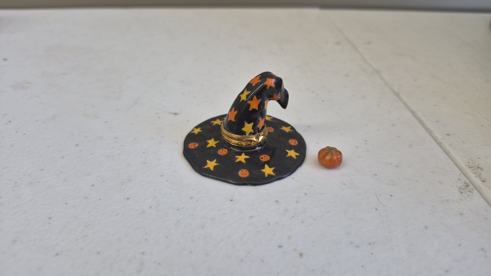 Artoria Limoges Porcelain Trinket Box Witch's Hat with Small Pumpkin Complete 
