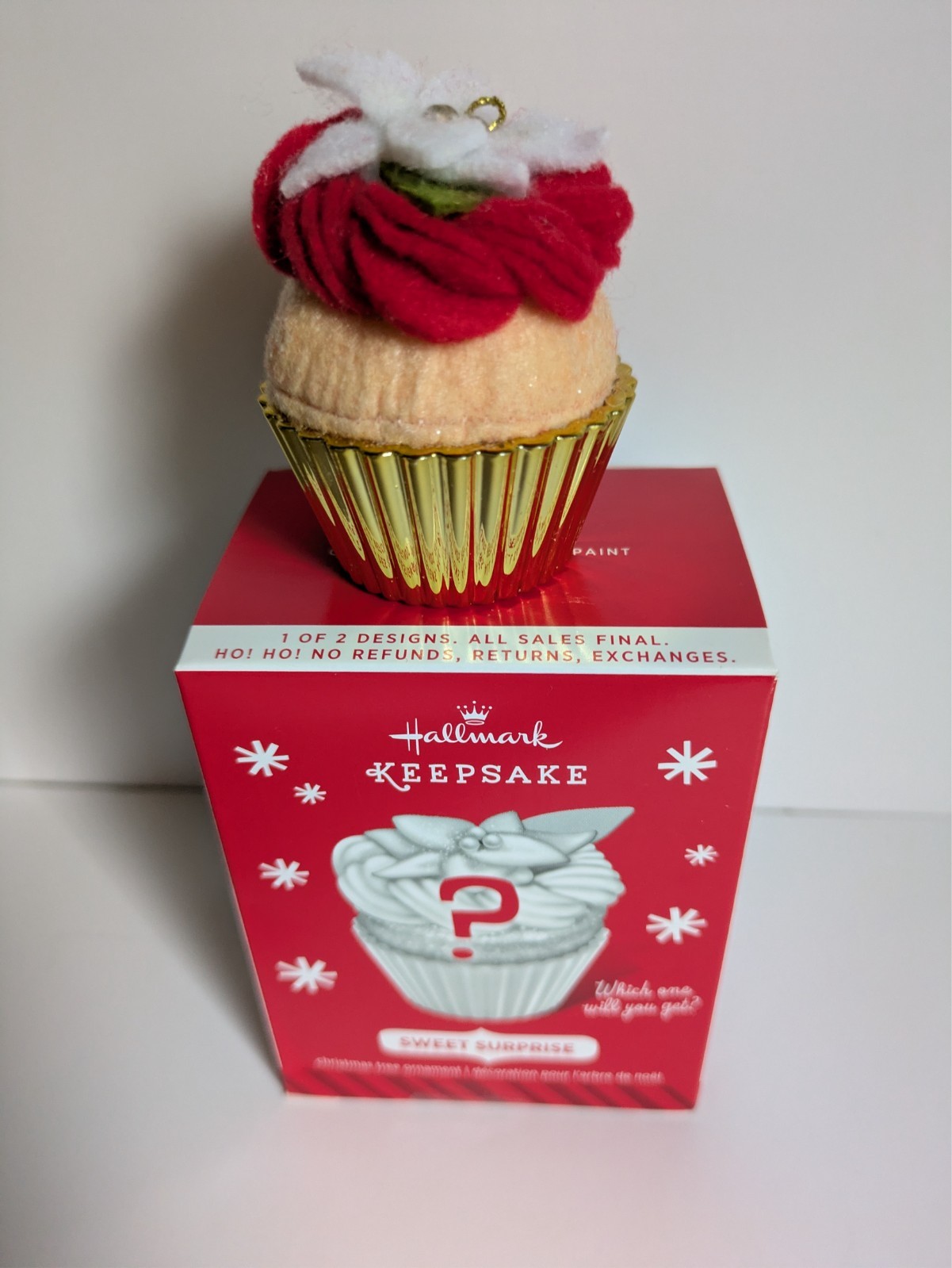 NEW Hallmark 2014 Sweet Surprise Christmas Cupcake Repaint ornament rare  GOLD