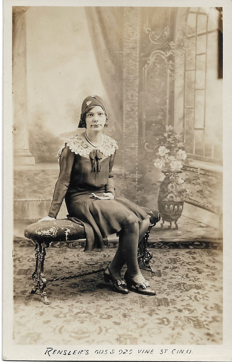 Vintage Old Photo PRETTY FLAPPER GIRL Woman Renslers Cincinnati Ohio Photograph