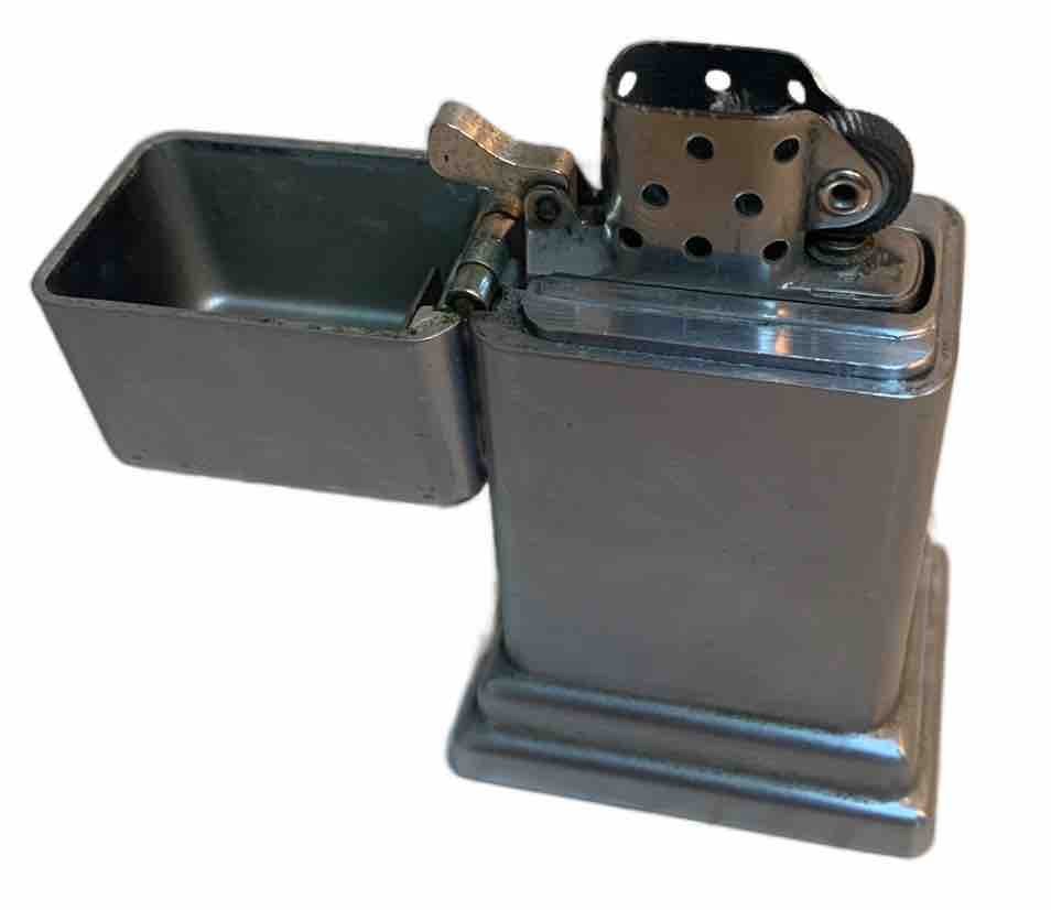 VINTAGE ZIPPO BARCROFT TABLE LIGHTER