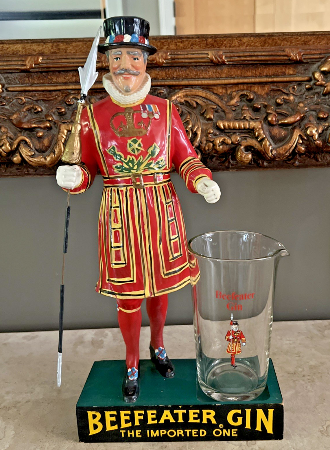 VTG. 1950's BEEFEATER GIN COUNTERTOP BACKBAR ADVERTISING DISPLAY w/ PITCHER VTG. 1950's BEEFEATER GIN COUNTERTOP BACKBAR ADVERTISING DISPLAY w/ PITCHER