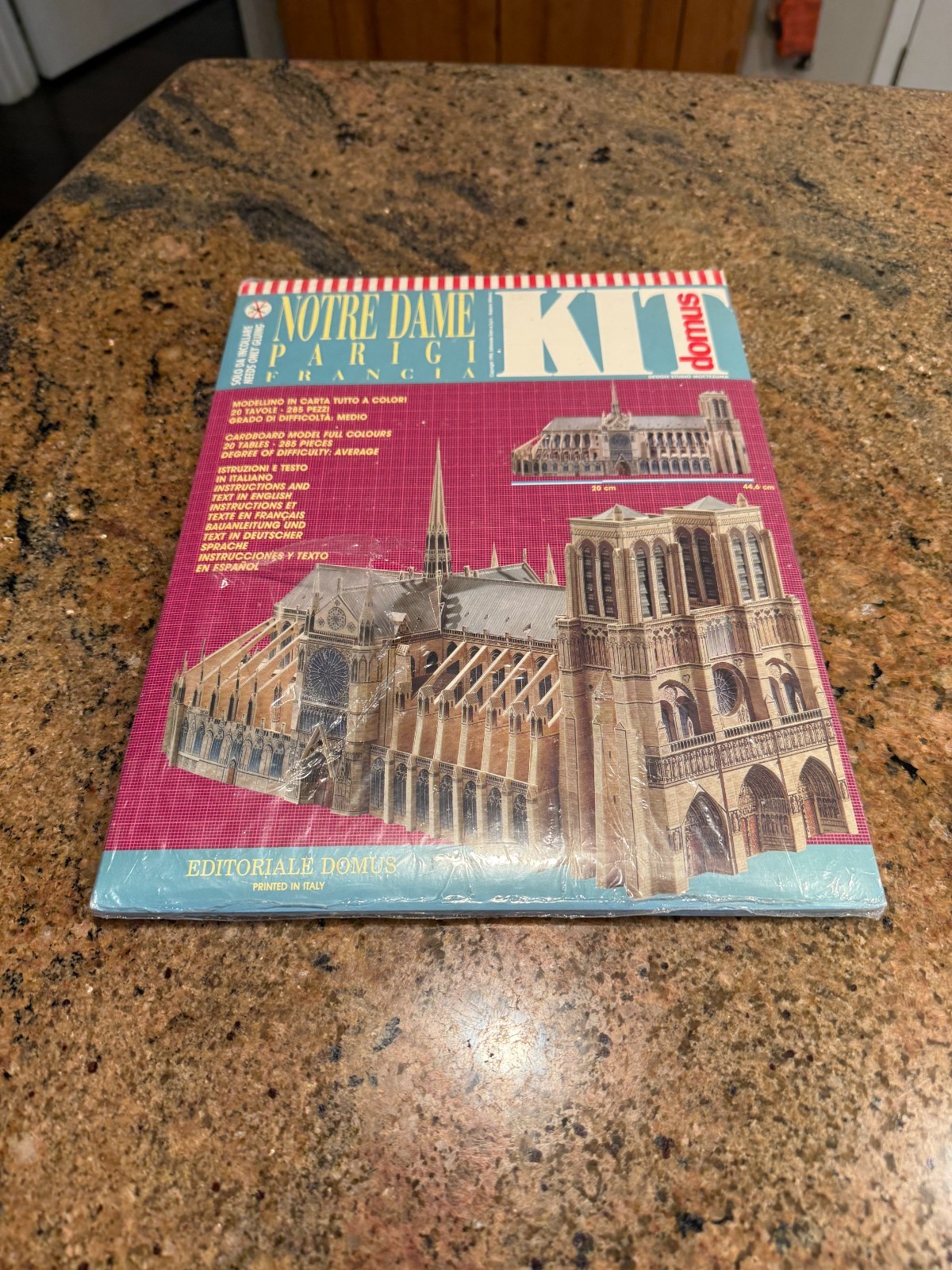 NOS Domus: Notre Dame Parigi Francia 1:300 Kit Sealed