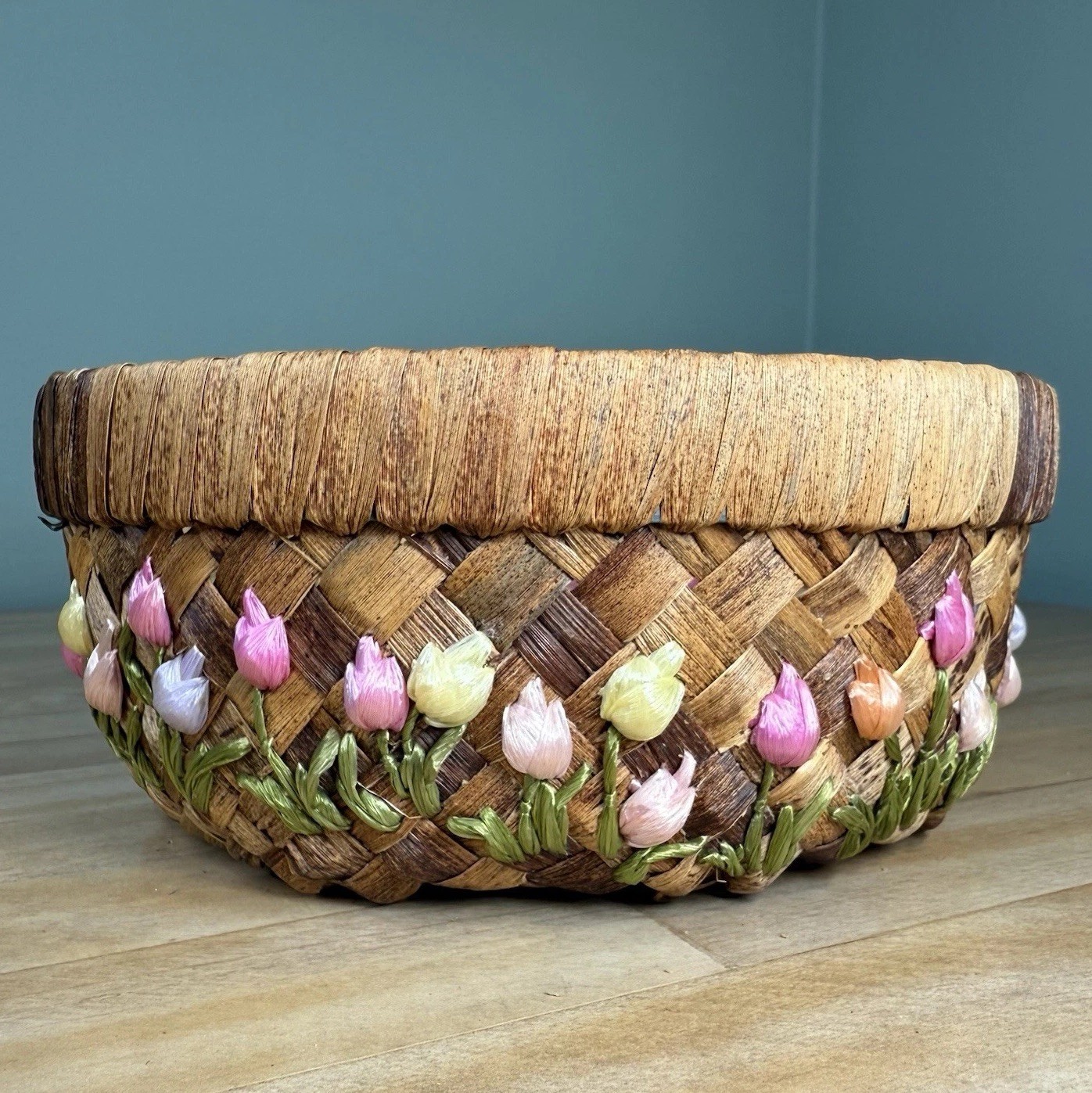 VTG Woven Straw Raffia TULIPS Floral Embroidery Handmade Basket 3x7” Philippines