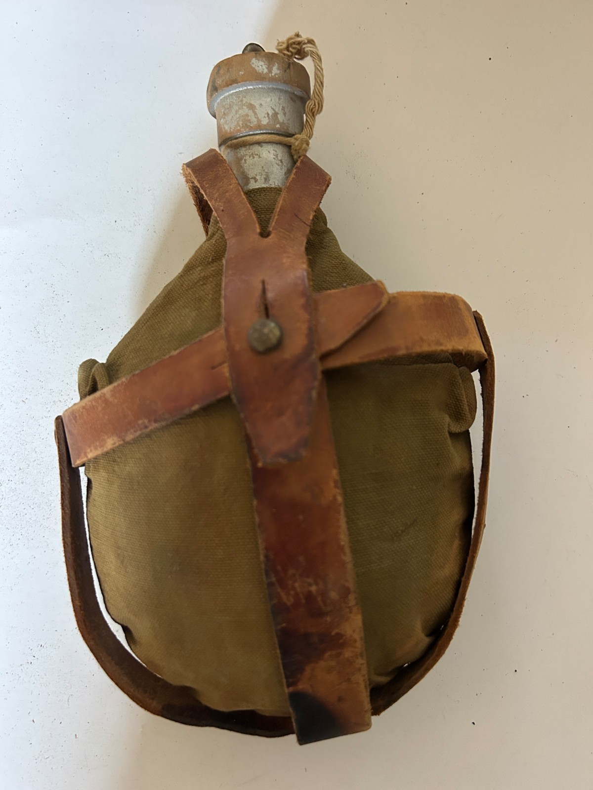 MS054A Genuine WWII Czech M60 military aluminum water bottle canteen complete