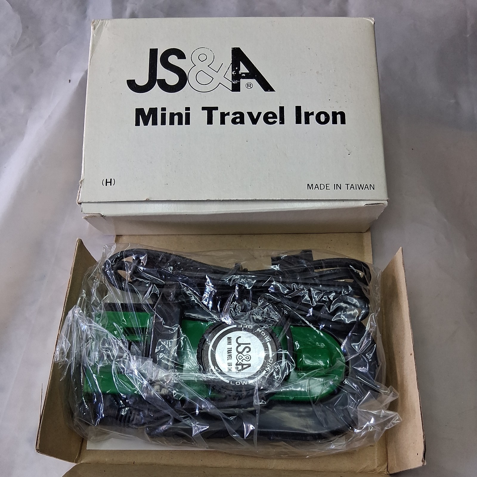 Vintage 1983 JS&A Mini Travel Iron With Box And Manual NEW OLD STOCK