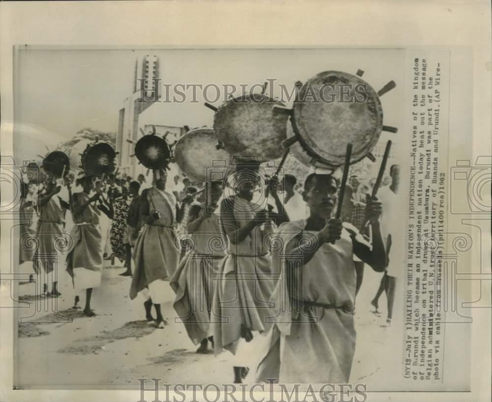 1962 Press Photo Natives of the Kingdom of Barundi celebrate indeendence