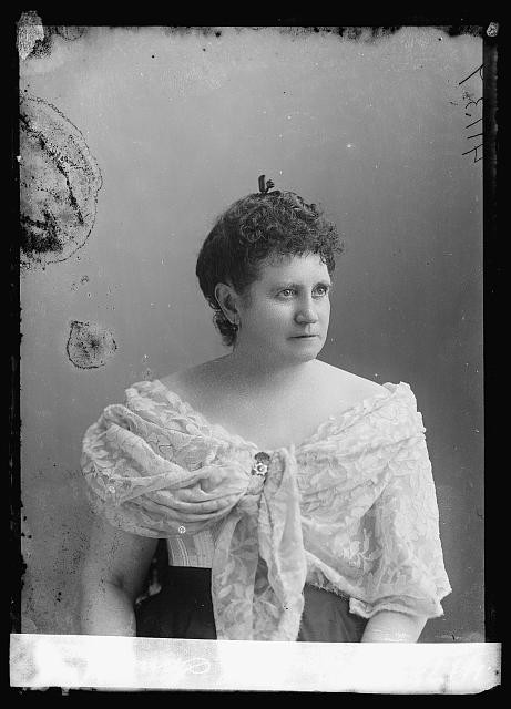 Photo:Mrs. L.A. Small Portrait Late 1890s