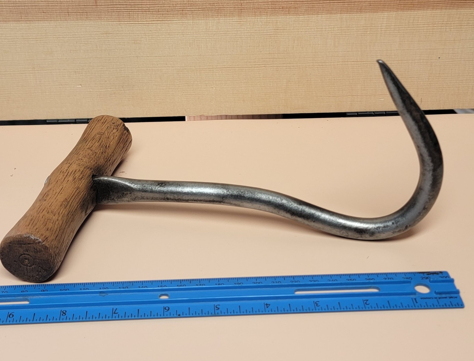  Large bale hook / antique hand forged iron hay hook, 19th C.