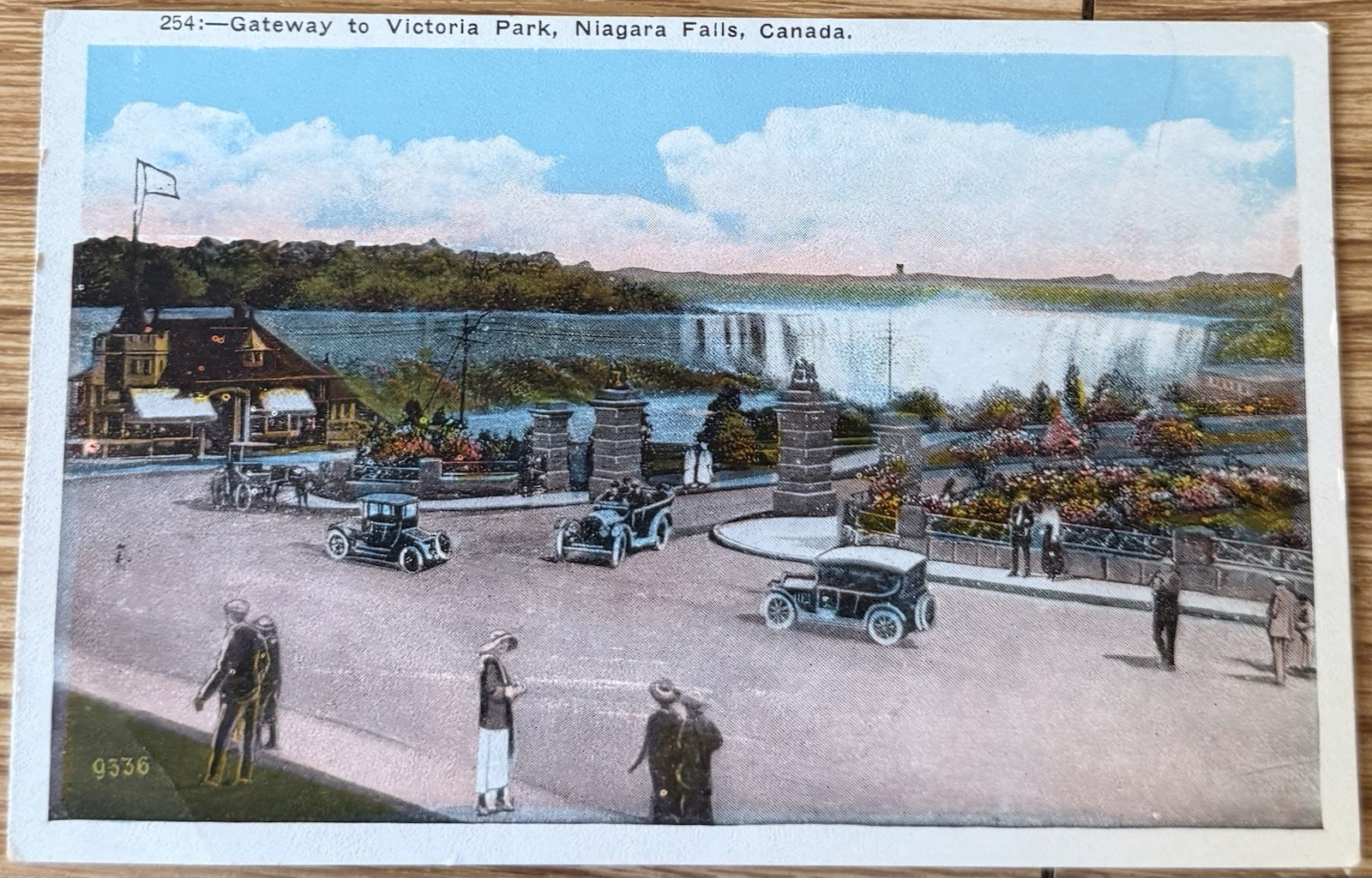Old Niagara Falls NY, Gateway To Victorie Park, Niagara County, Postcard