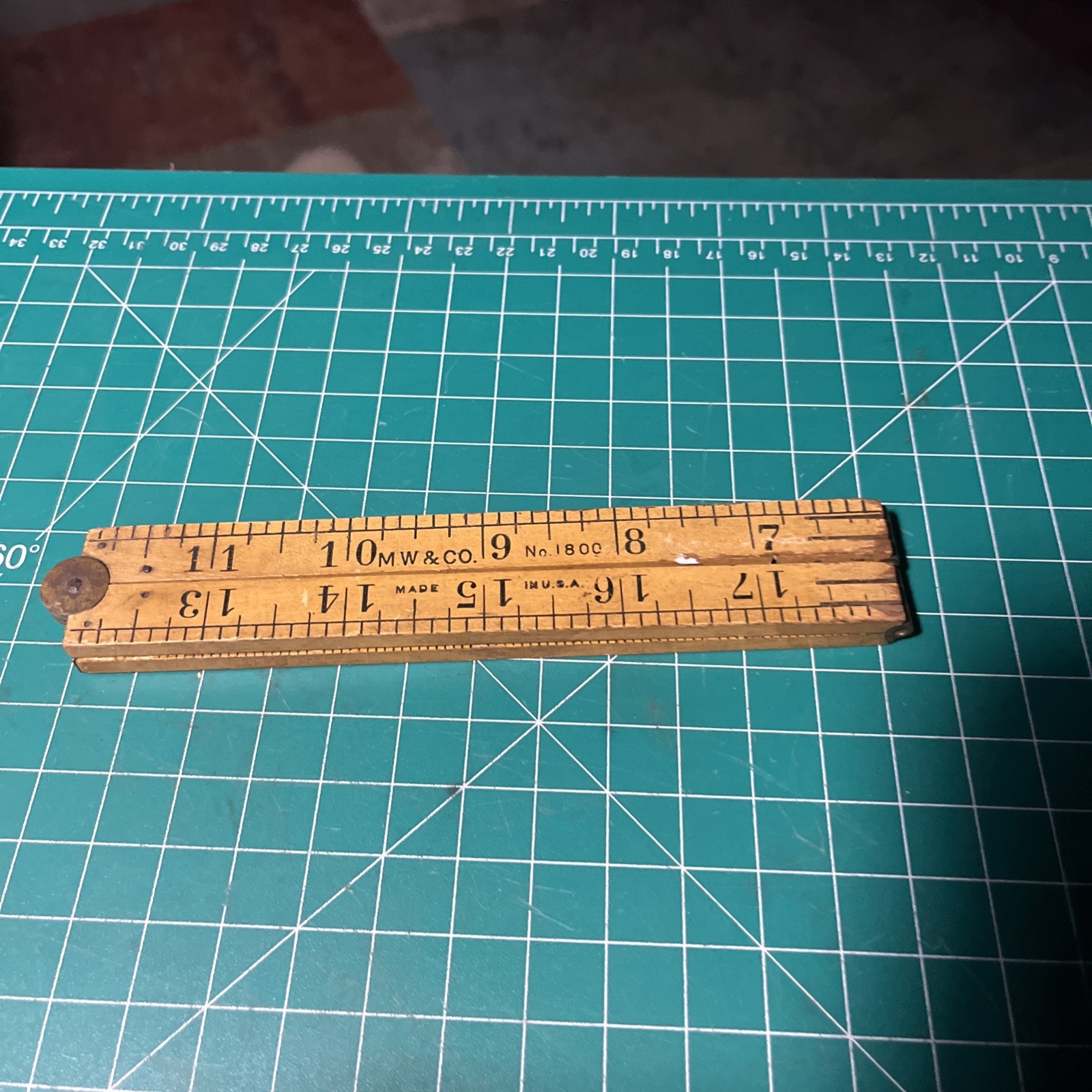 Antique M.W. & Co. No 1800 Vintage Wood & Brass Folding Ruler 24 Antique M.W. & Co. No 1800 Vintage Wood & Brass Folding Ruler 24