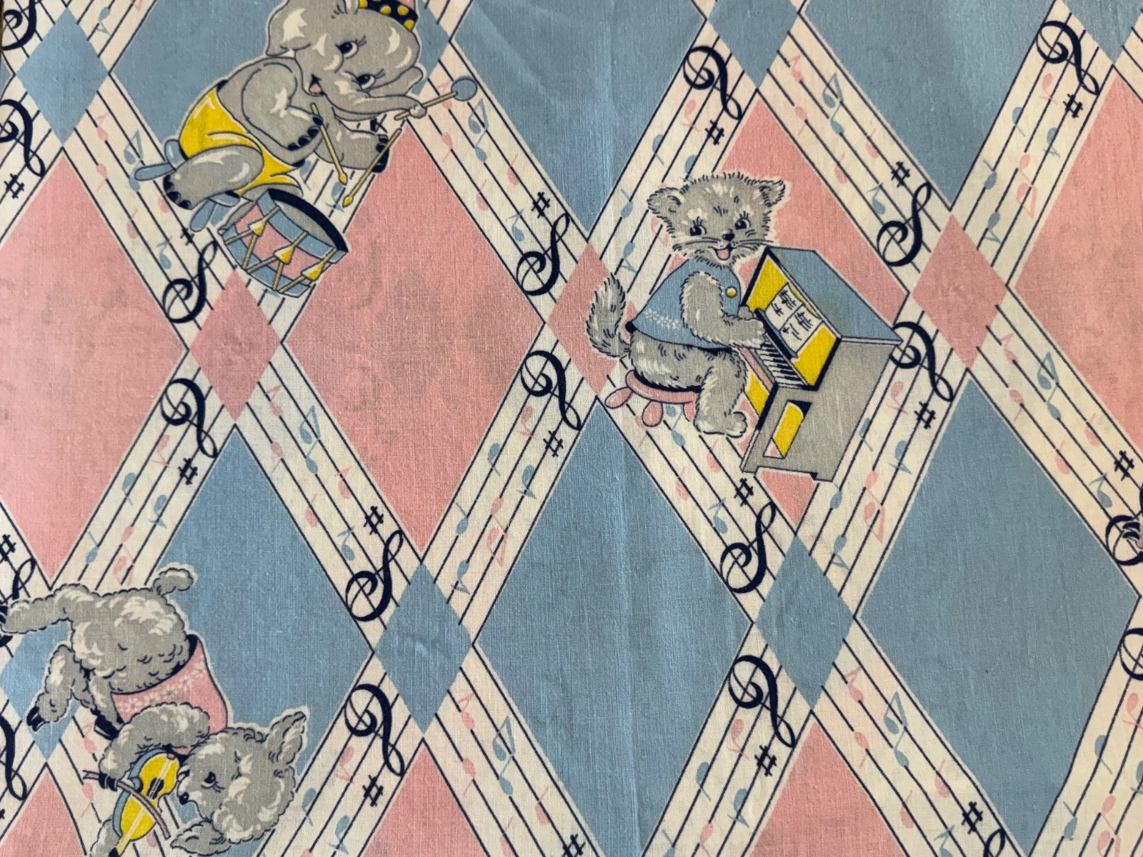 VINTAGE Novelty Feedsack Fabric-Childrens-Pastel-Darling Animals VINTAGE Novelty Feedsack Fabric-Childrens-Pastel-Darling Animals