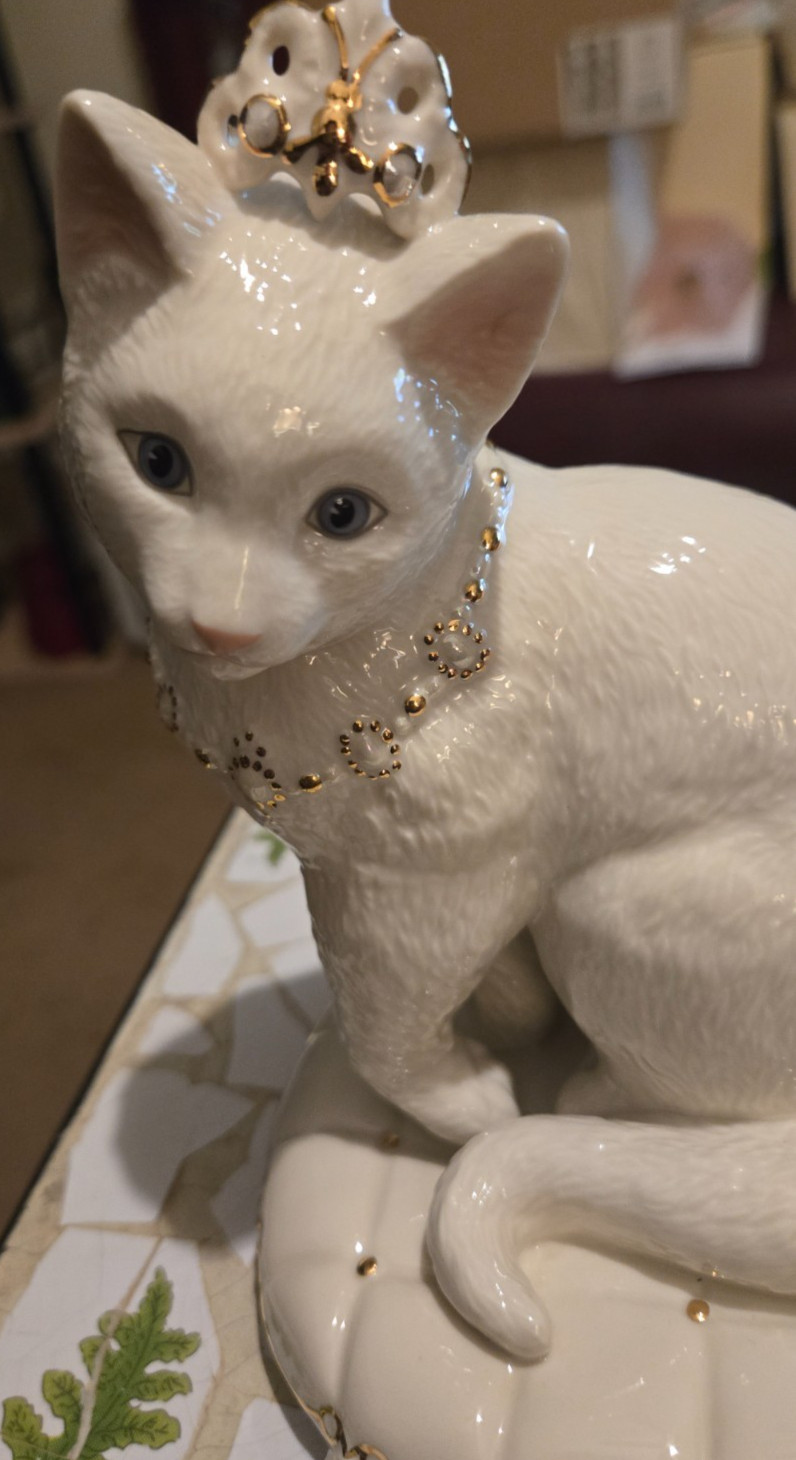 Lenox Pampered Princess , cat in a Tiara sitting on a Tufted Pillow Lenox Pampered Princess , cat in a Tiara sitting on a Tufted Pillow