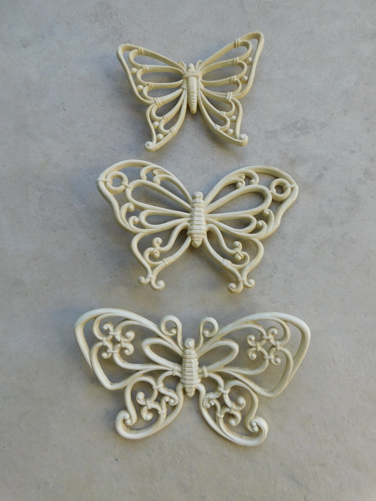 need REPAIR Set Of 3 Vintage BUTTERFLIES Homco creamy White Wall Plaques